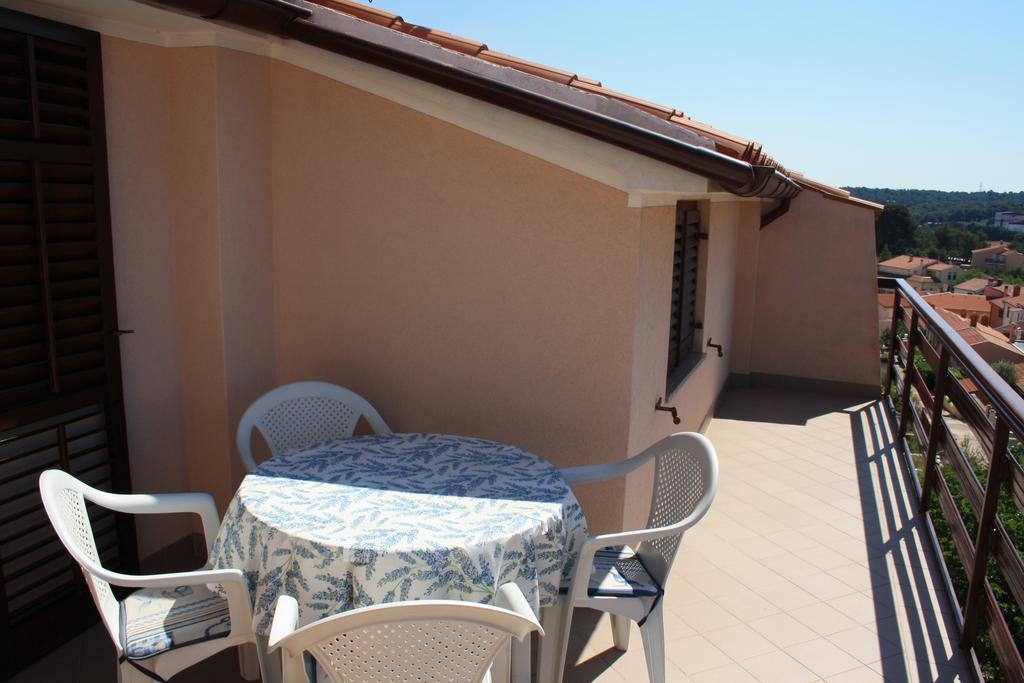 Family Friendly Apartments بولا الغرفة الصورة